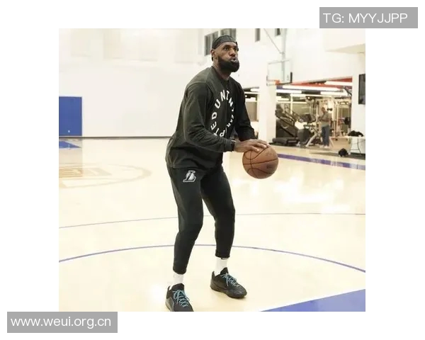 詹姆斯谈即将41岁不必在赛季初强求自己达到最佳状态 詹姆斯谈即将41岁不必在赛季初强求自己达到最佳状态