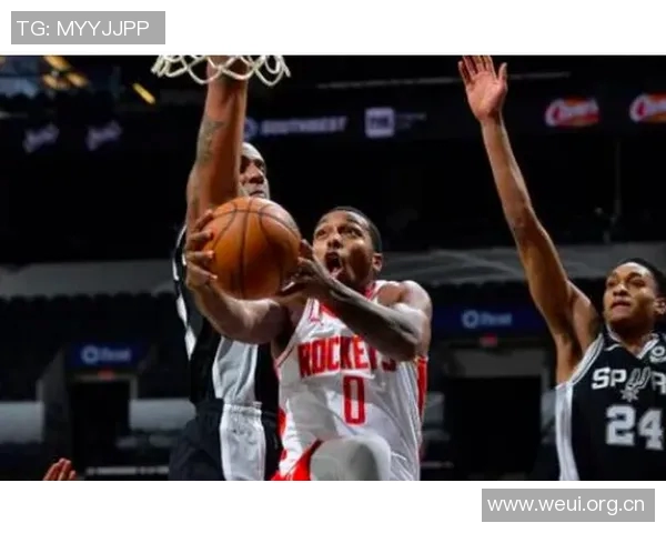 爱德华兹半场表现分析:11投4中收获10分6篮板2助攻并有3次失误 爱德华兹半场表现分析:11投4中收获10分6篮板2助攻并有3次失误