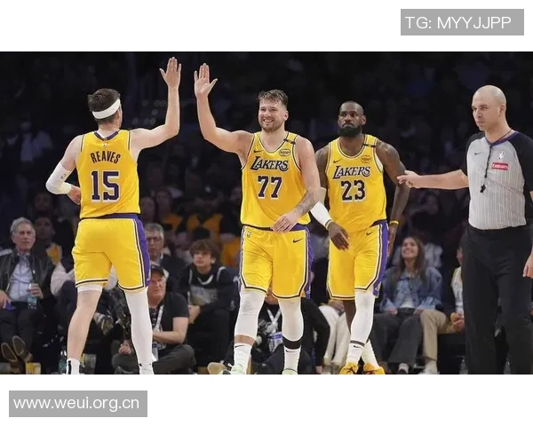 老詹能否逆袭里夫斯湖人或迎来白人三少时代的挑战 老詹能否逆袭里夫斯湖人或迎来白人三少时代的挑战