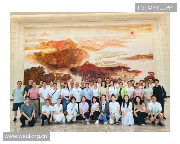 余华谈李秋平对三巨头热火的预测与作者创作中的挑战与困惑