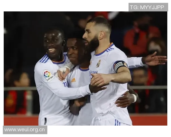 维尼修斯社交媒体分享照片激励球队期待国家德比盛战明日相见共享激情时刻