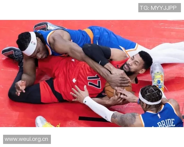 鲍威尔半场表现抢眼10中5斩获15分助攻防守全面展现实力