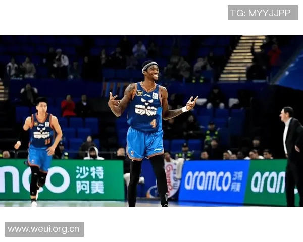 广东男篮正式注册萨姆纳期待新援为球队带来更多胜利