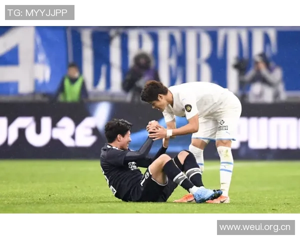 约维奇因右肘挫伤及皮肤裂伤被列为每日观察球员状态更新