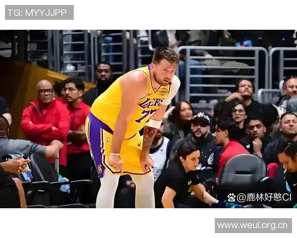 布克透露狄龙赛后因末节争执道歉全队已释怀继续向前